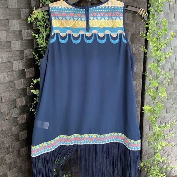 C. Luce Size Small sleeveless top with embroidery/fringe detail - Picture 2 of 8